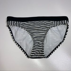 2 pieces/1 price….new top size Lge/bottom is Med